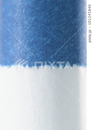 和紙によるツートンカラーの円柱形背景素材 101245840