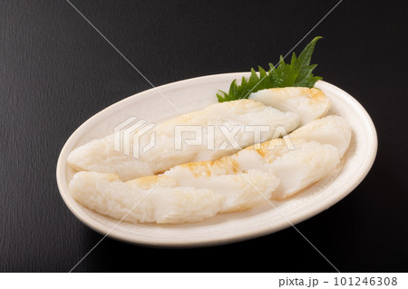 カットした笹かまぼこ 101246308