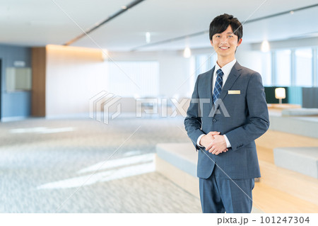 ホテル　ホテルマン　ビジネス　接客　コンシェルジュ　不動産　撮影協力「LINK FOREST」 101247304