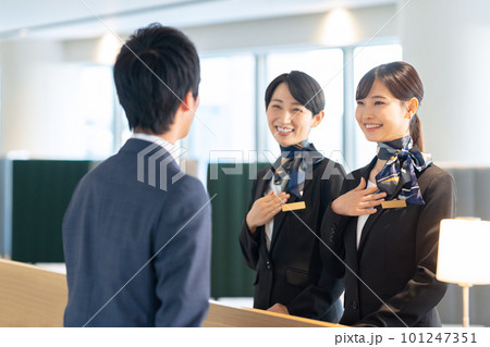 ホテル　ホテルマン　ビジネス　接客　コンシェルジュ　不動産　撮影協力「LINK FOREST」 101247351