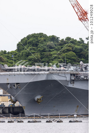 アメリカ海兵隊の強襲揚陸艦上のF35戦闘機 アメリカ海兵隊の強襲揚陸艦上のF35戦闘機 101249028