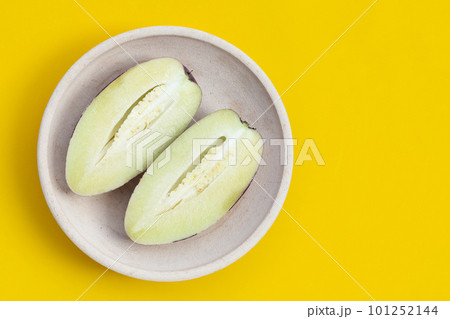 Pepino melon. Sweet tropical fruits 101252144