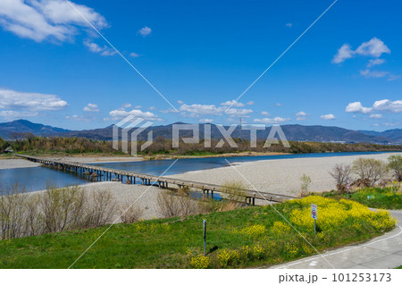 吉野川(川島潜水橋)　徳島県吉野川市～阿波市 101253173