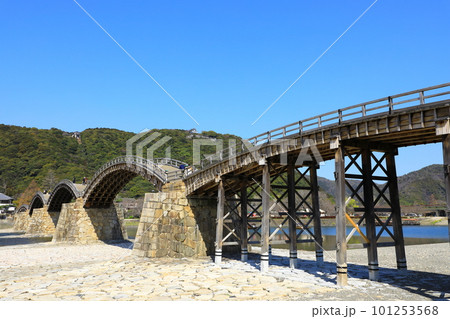 山口県岩国市　錦帯橋のある風景 101253568