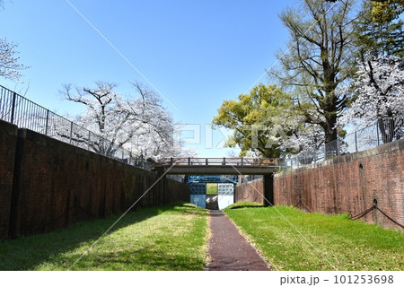 淀川旧分流施設 毛馬第一閘門 101253698