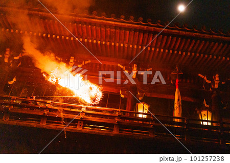 二月堂お水取り(修二会) 二月堂お水取り(修二会) 101257238