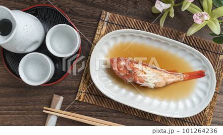 キチジ(キンキ)の煮物|魚の煮物と日本酒 キチジ(キンキ)の煮物|魚の煮物と日本酒 101264236