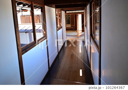 高山陣屋の渡り廊下 101264367