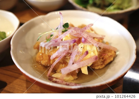 小皿に入ったチキン南蛮 小皿に入ったチキン南蛮 101264426