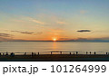 1年の最後の日の入り 101264999