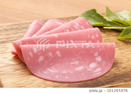 サラダ用ビアハム　(ボロニアソーセージ) 101265876