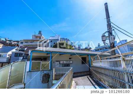 日本の東京都市景観　東急電鉄　代官山駅などを望む 101266180