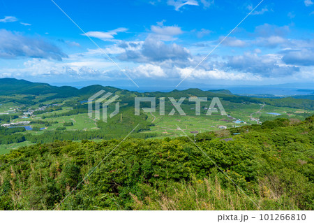 大野岳しろろ展望台からみる南九州市の茶畑の風景 101266810