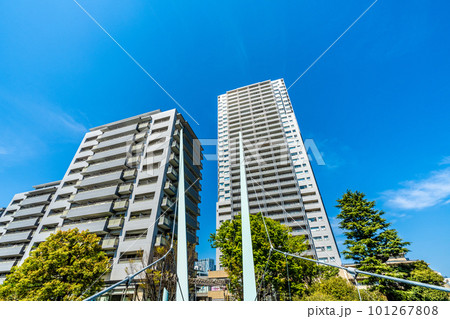 日本の東京都市景観　東急電鉄　代官山駅前から代官山アドレスなどを望む（奥には渋谷ストリームなど） 101267808