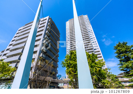 日本の東京都市景観　代官山駅前から代官山アドレスなどを望む（奥には渋谷ストリームなどが見える） 101267809