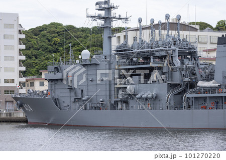 横須賀に停泊している自衛隊の掃海母艦 横須賀に停泊している自衛隊の掃海母艦 101270220