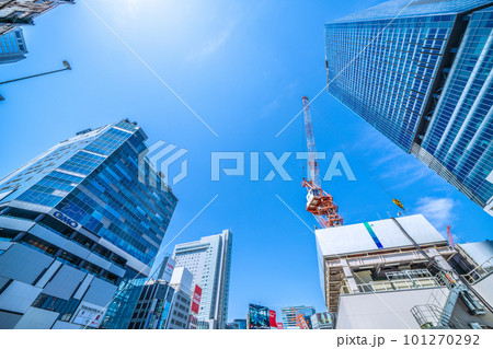 日本の東京都市景観 4月。解体工事が進む渋谷駅や林立する大型クレーンなどを望む＝4日 101270292