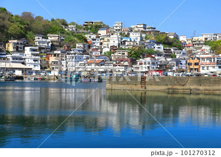 【和歌山県】快晴の雑賀崎漁港(日本のアマルフィ) 【和歌山県】快晴の雑賀崎漁港(日本のアマルフィ) 101270312