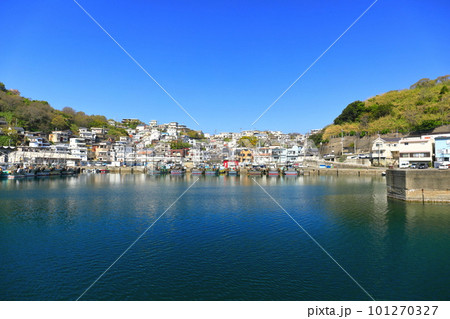 【和歌山県】快晴の雑賀崎漁港(日本のアマルフィ) 【和歌山県】快晴の雑賀崎漁港(日本のアマルフィ) 101270327
