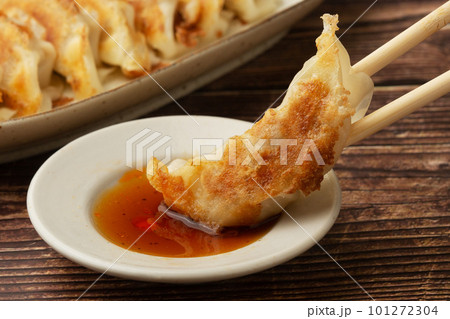 焼き餃子 101272304