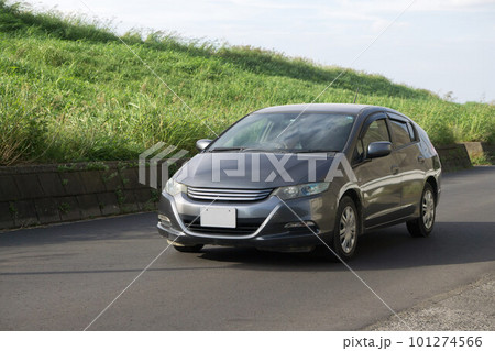 コンパクトカー　道路走行 101274566