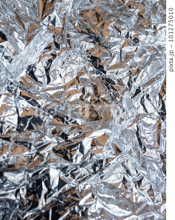 背景画像　メタリック　銀　シルバー　ギラギラ　壁紙　キラキラ　装飾　アルミ　コピースペース  　豪華 101275010