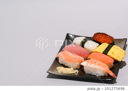 美味しいお寿司盛り合わせ 101275696