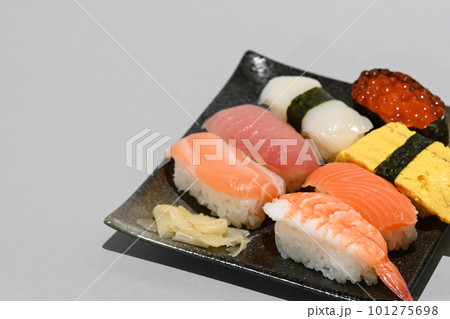 美味しいお寿司盛り合わせ 101275698
