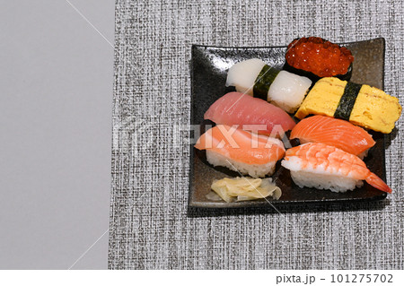 美味しいお寿司盛り合わせ 101275702