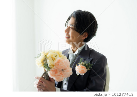 タキシードの男性 新郎 タキシードの男性 新郎 101277415