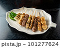 おいしい焼き鳥の盛り合わせ 101277624