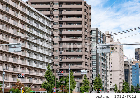 マンションが建ち並ぶ住宅街 マンションが建ち並ぶ住宅街 101278012
