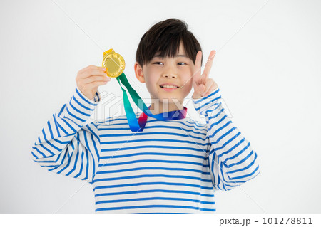 メダル　優勝カップ　表彰　小学生 101278811