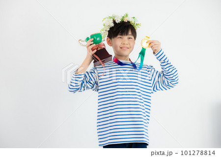 メダル　優勝カップ　表彰　小学生 101278814