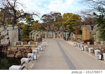 烏城公園(岡山城)入口の内下馬橋(目安橋) 烏城公園(岡山城)入口の内下馬橋(目安橋) 101278877