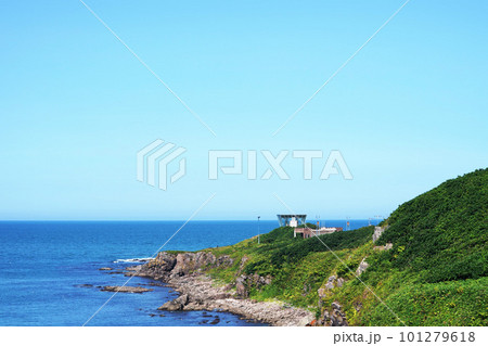 オホーツク海と日の出岬展望台　北海道 101279618