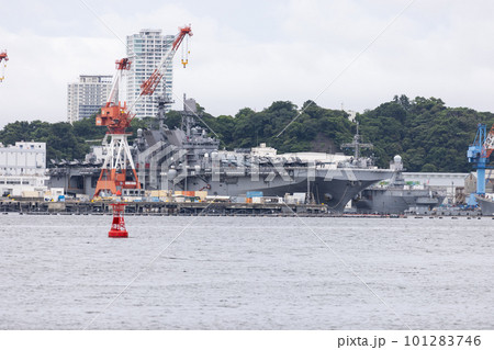 アメリカ海兵隊の強襲揚陸艦トリポリ アメリカ海兵隊の強襲揚陸艦トリポリ 101283746