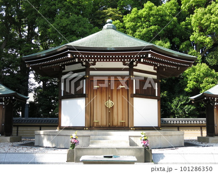 池上本門寺の日蓮聖人御廟所 101286350