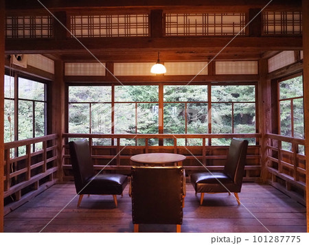 昔の建物の談話室の写真素材 [101287775] - PIXTA