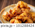 カリカリの鶏の唐揚 101288424