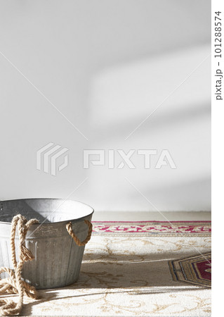 This room has a calm atmosphere with natural light. There are clay pots, glass bottles, coffee and various objects on the table. This room has a calm atmosphere with natural light. There are clay pots, glass bottles, coffee and various objects on the table. 101288574