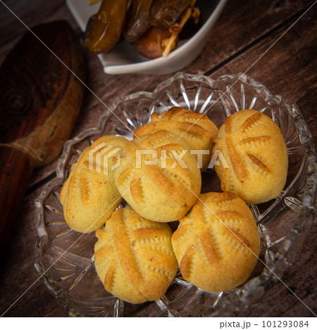 Traditional eid maamoul or mamoul cookies with dates, nuts, and jam, Arabic sweets for Aid al-Fitr 101293084