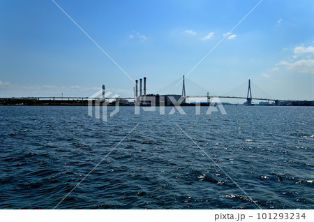 横浜市 鶴見線  海芝浦駅から見た工場地帯の風景 東京ガス 101293234
