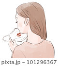 マスクに口紅がつく女性 101296367