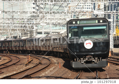黒い山手線E235系、都心をゆく 黒い山手線E235系、都心をゆく 101297018
