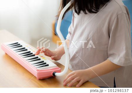 鍵盤ハーモニカ　小学生 101298137