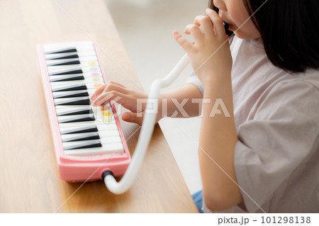 鍵盤ハーモニカ　小学生 101298138