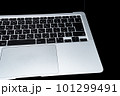 ノートパソコンのキーボード 101299491