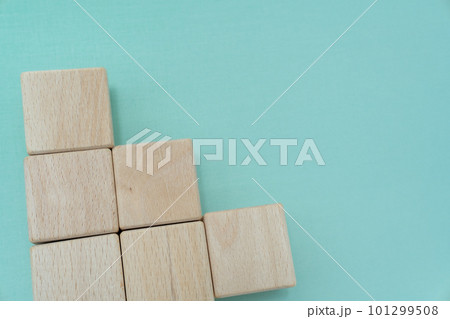 青背景積み上げたブロック 101299508