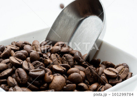 珈琲メジャーとコーヒー豆 101299784